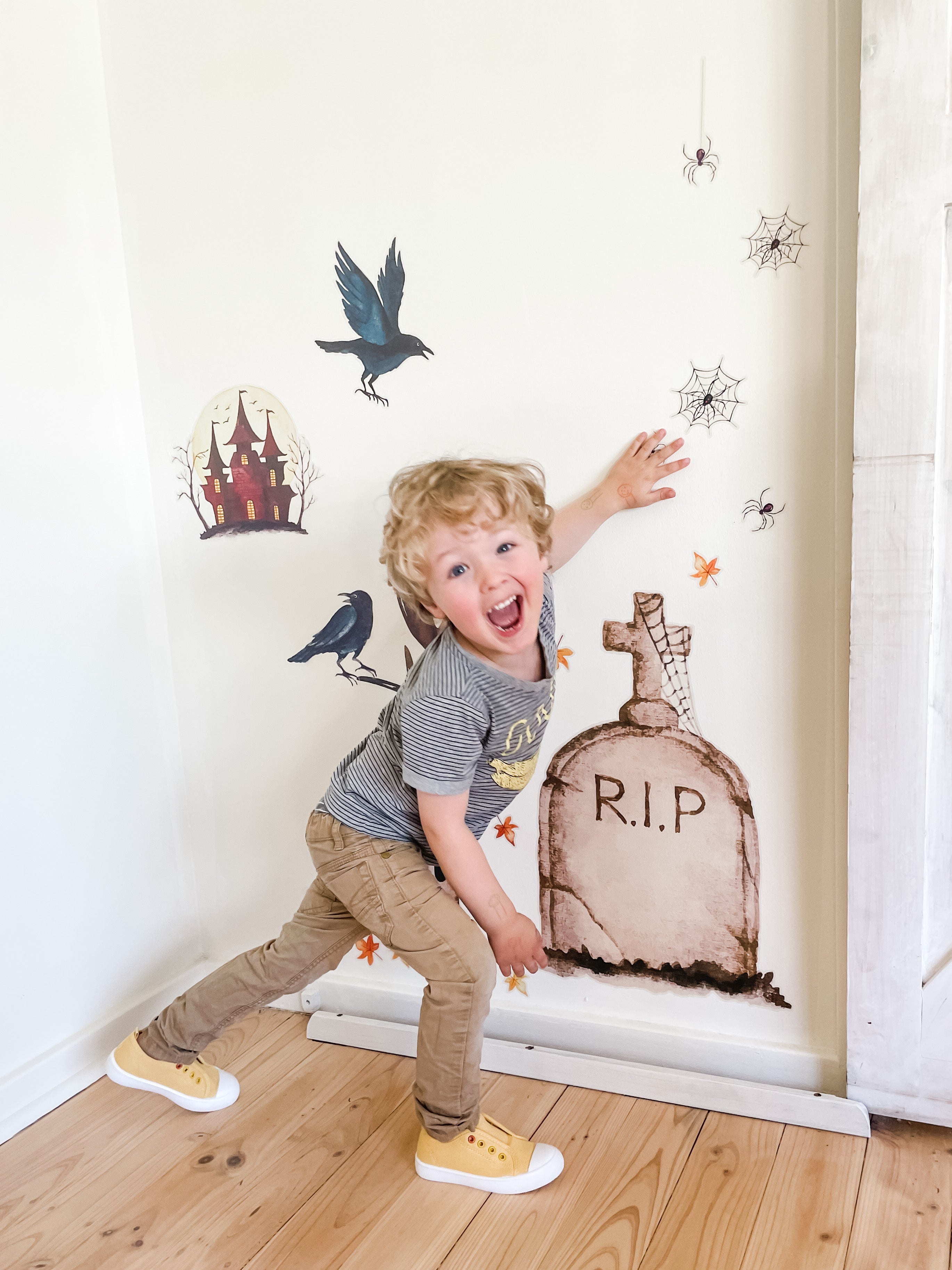Halloween – Large Tombstone Wall Decals